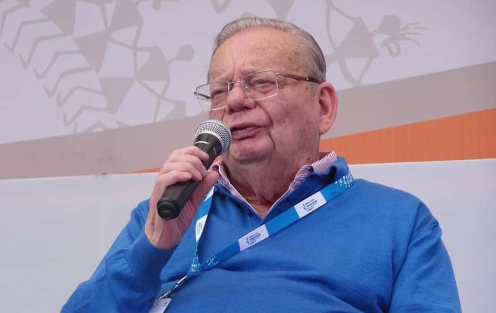 Ruskin Bond Photo
