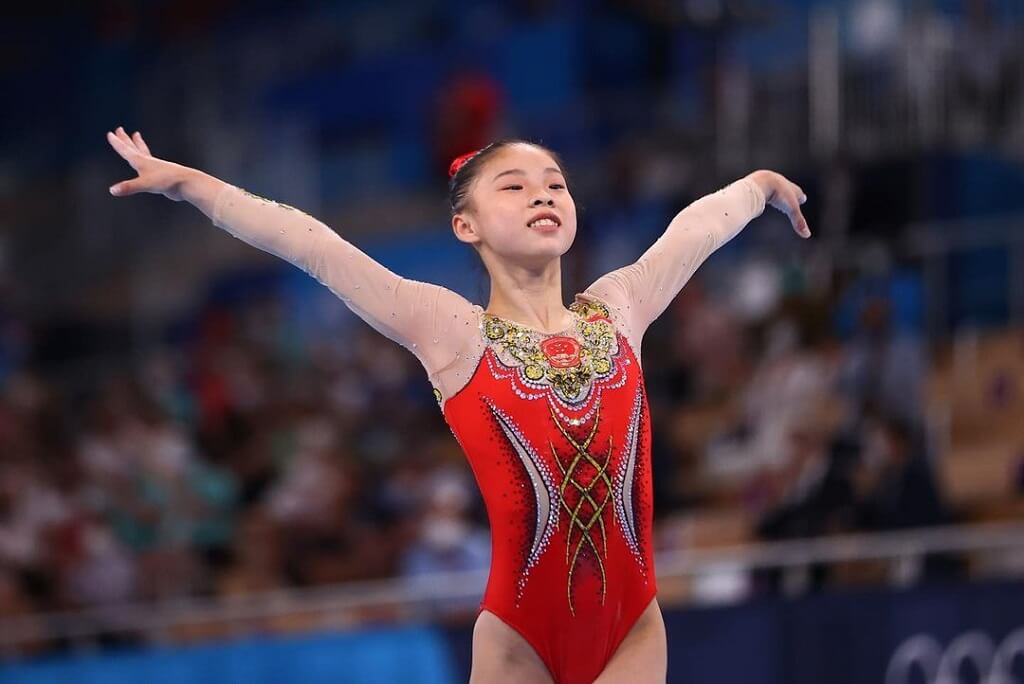 Guan Chenchen image and bio