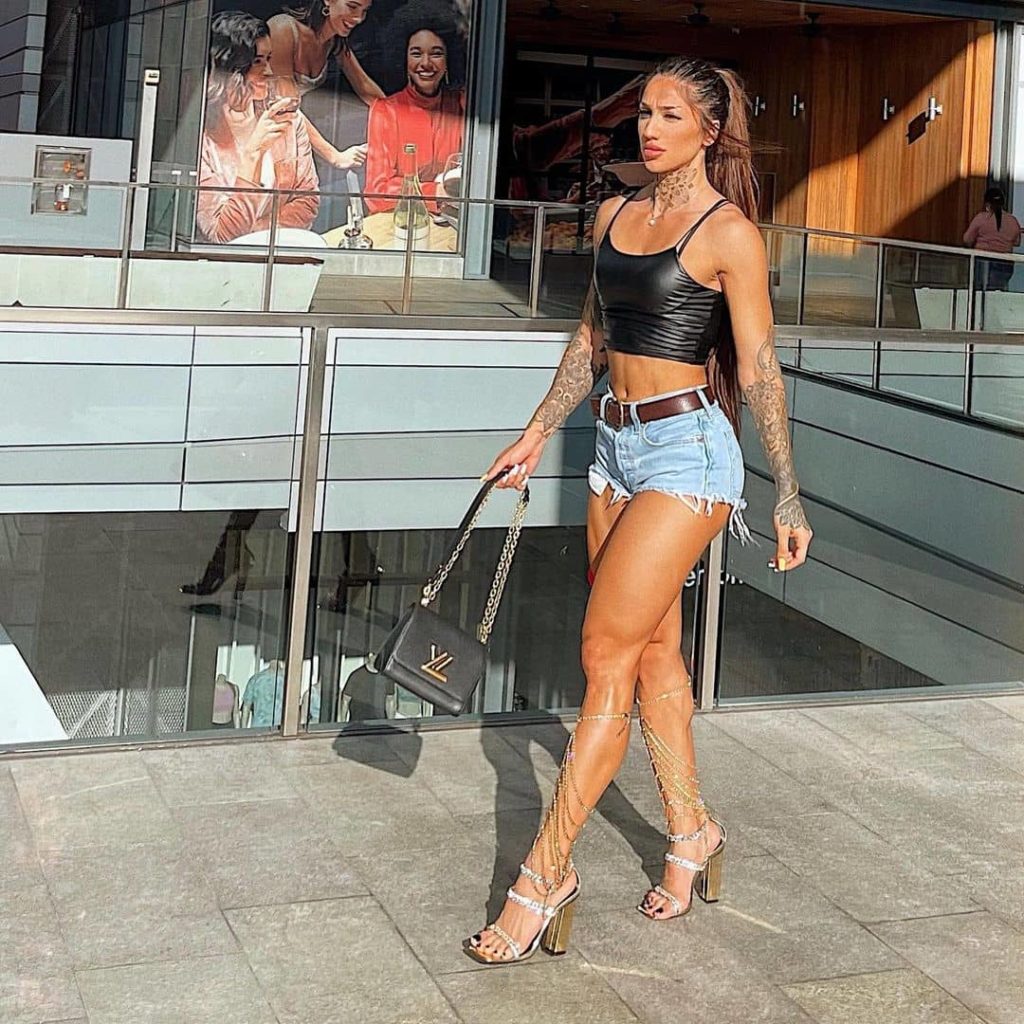 Bakhar Nabieva shopping