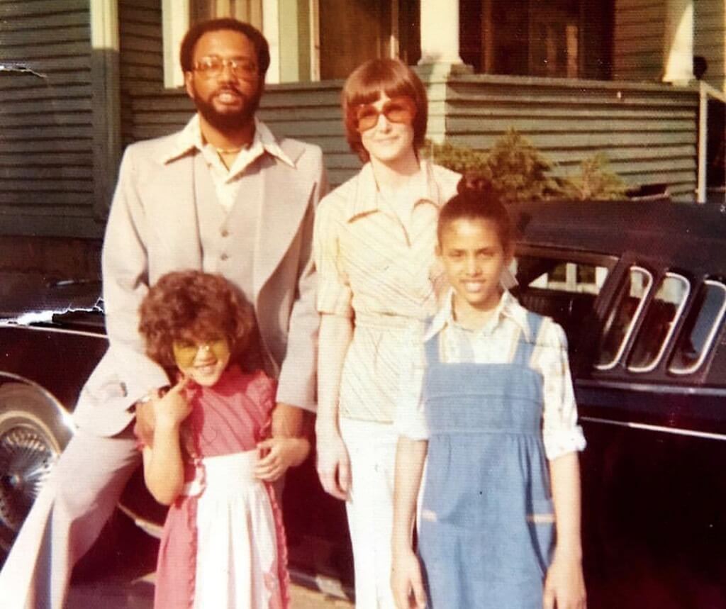Kristen Bellamy childhood family image