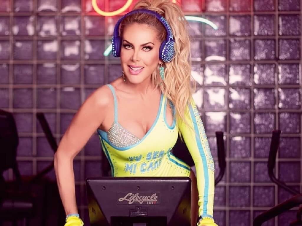 Lorena Herrera Biography, Husband, Net Worth, Wiki, Age, Height, Acting