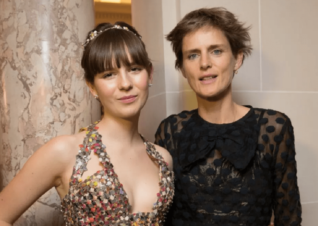 cecily lasnet image with mom