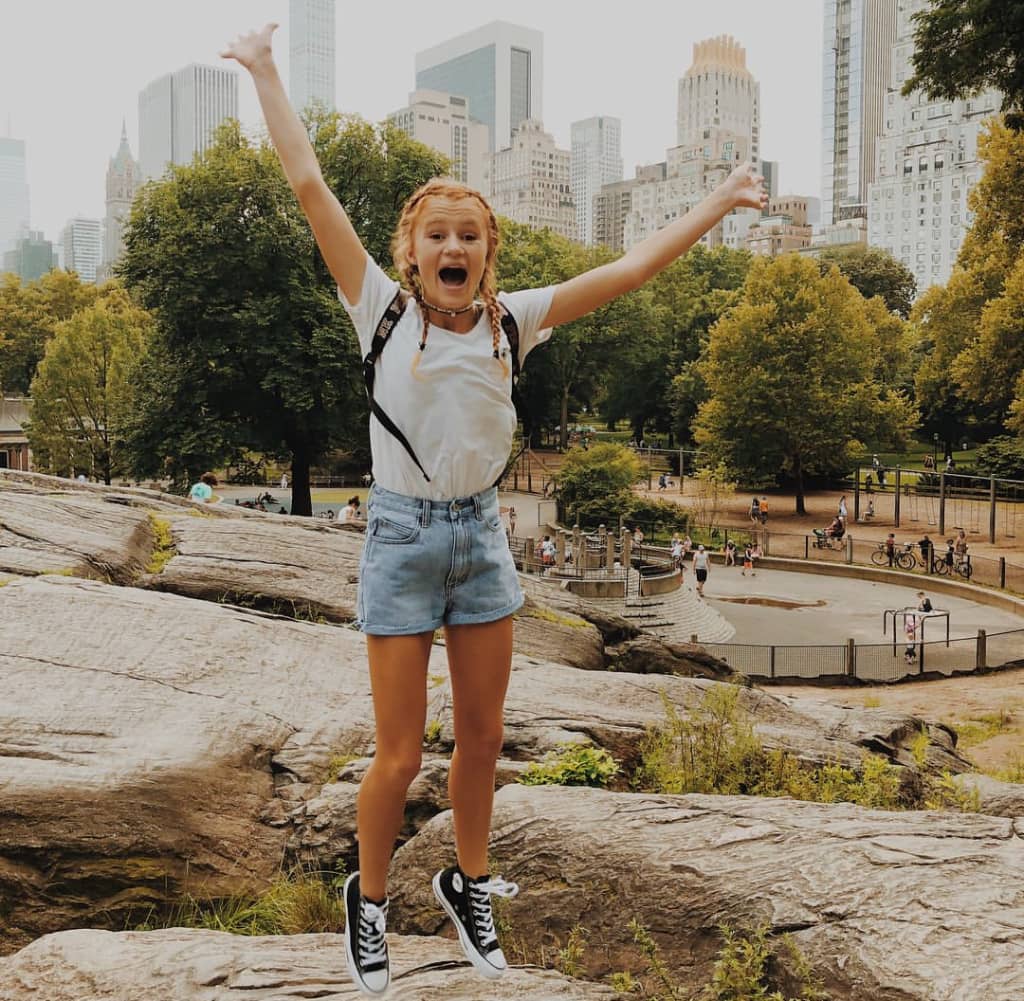 Maggie Elizabeth Jones Age, Net Worth, Sister,
