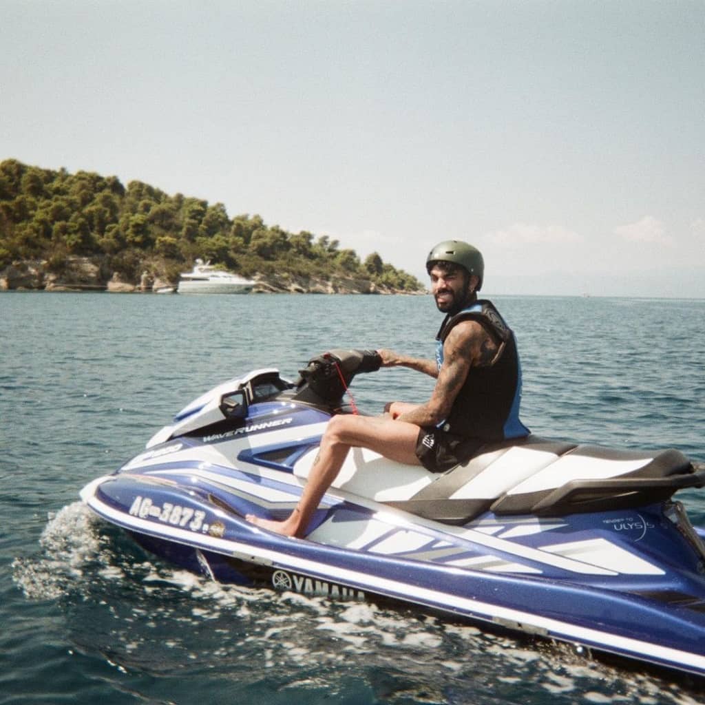 Miles Richie speed boat riding