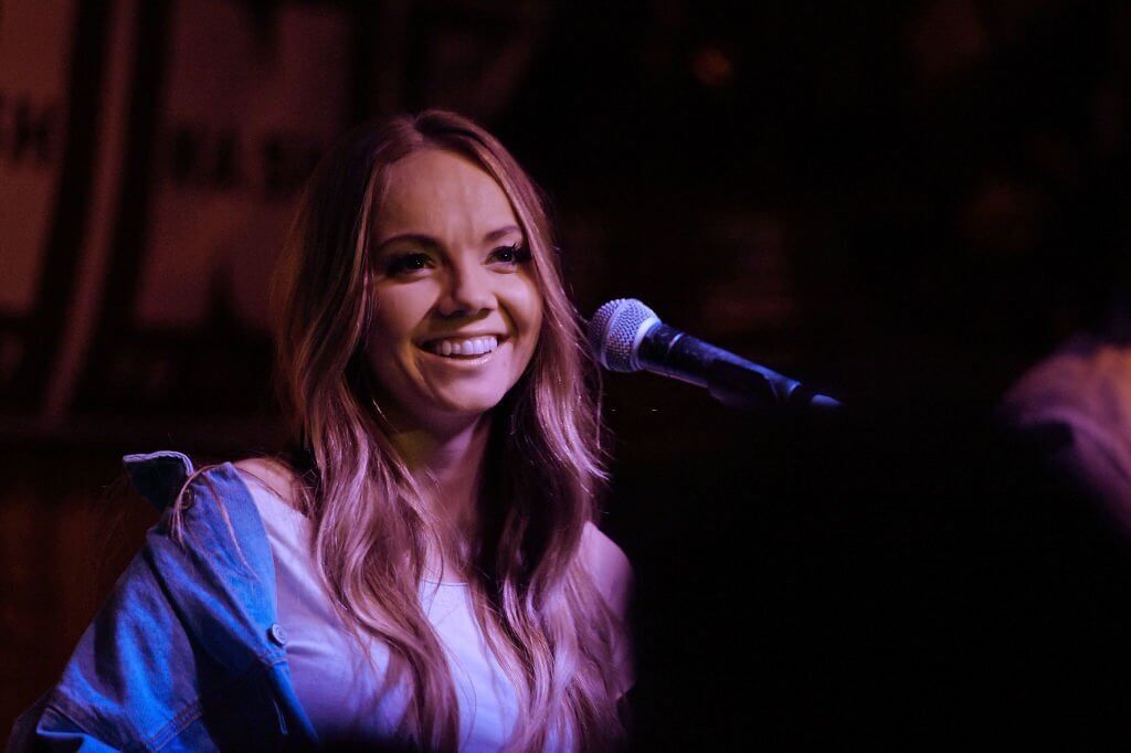 Danielle Bradbery Picture