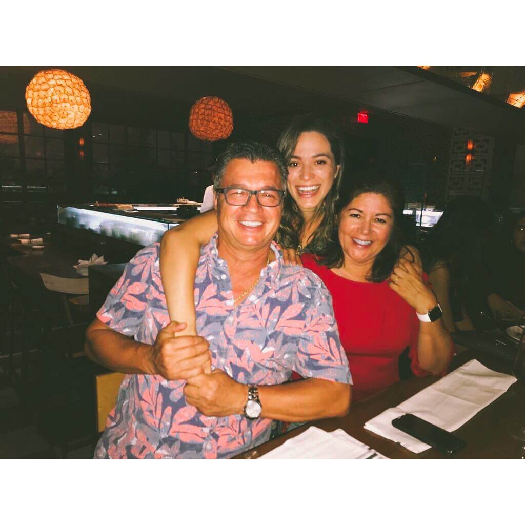 Stephanie Arcila image with family