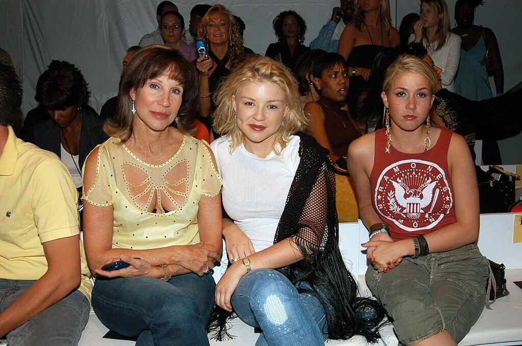 sale johnson image with daughters