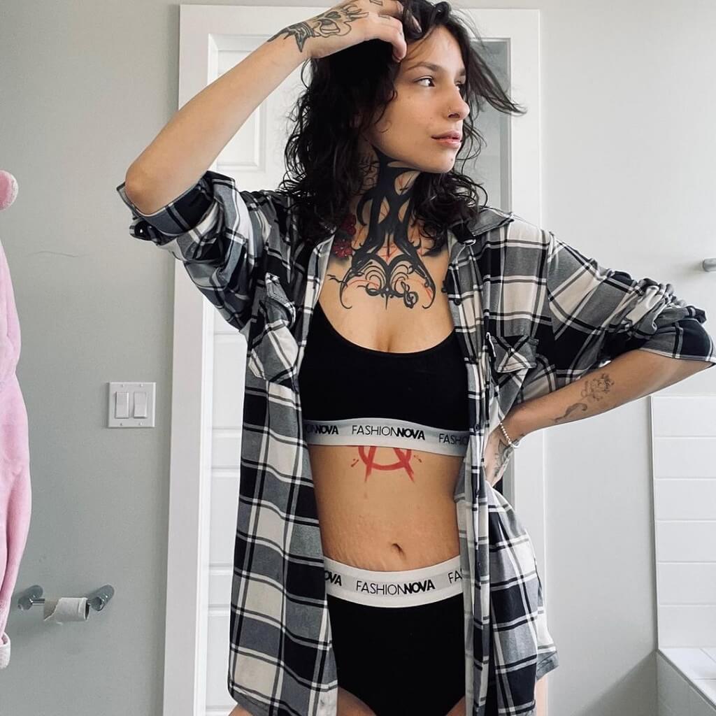 Who Is Chloe Roma Biography Wiki Age Height Net Worth TikToker who-is-chloe-roma-biography-wiki-age-height-net-worth-tiktoker