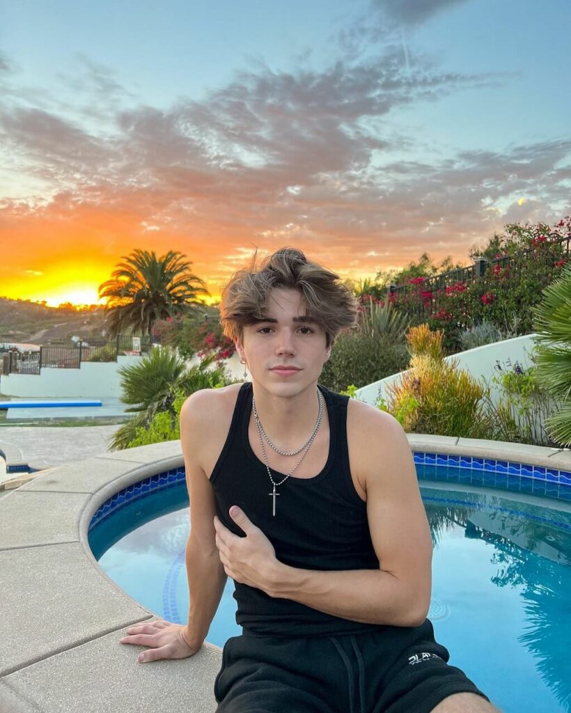 Bryce Parker Age, Height, Girlfriend, Net Worth, Parents, Wiki