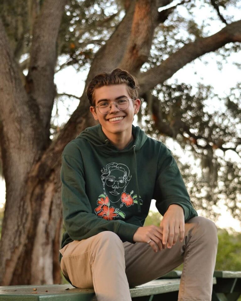 Liam Silk Bio, Wiki, Age, Height, Net Worth, Girlfriend, Parents