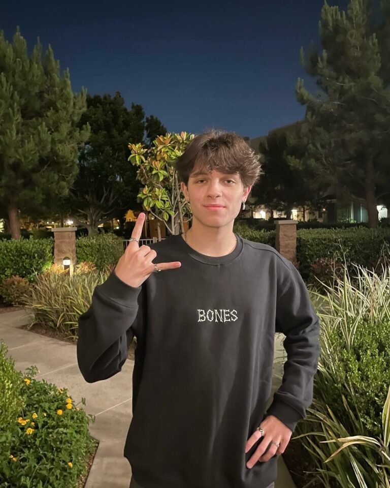 Matthew Sturniolo Age, Height, Girlfriend, Net Worth, Wiki