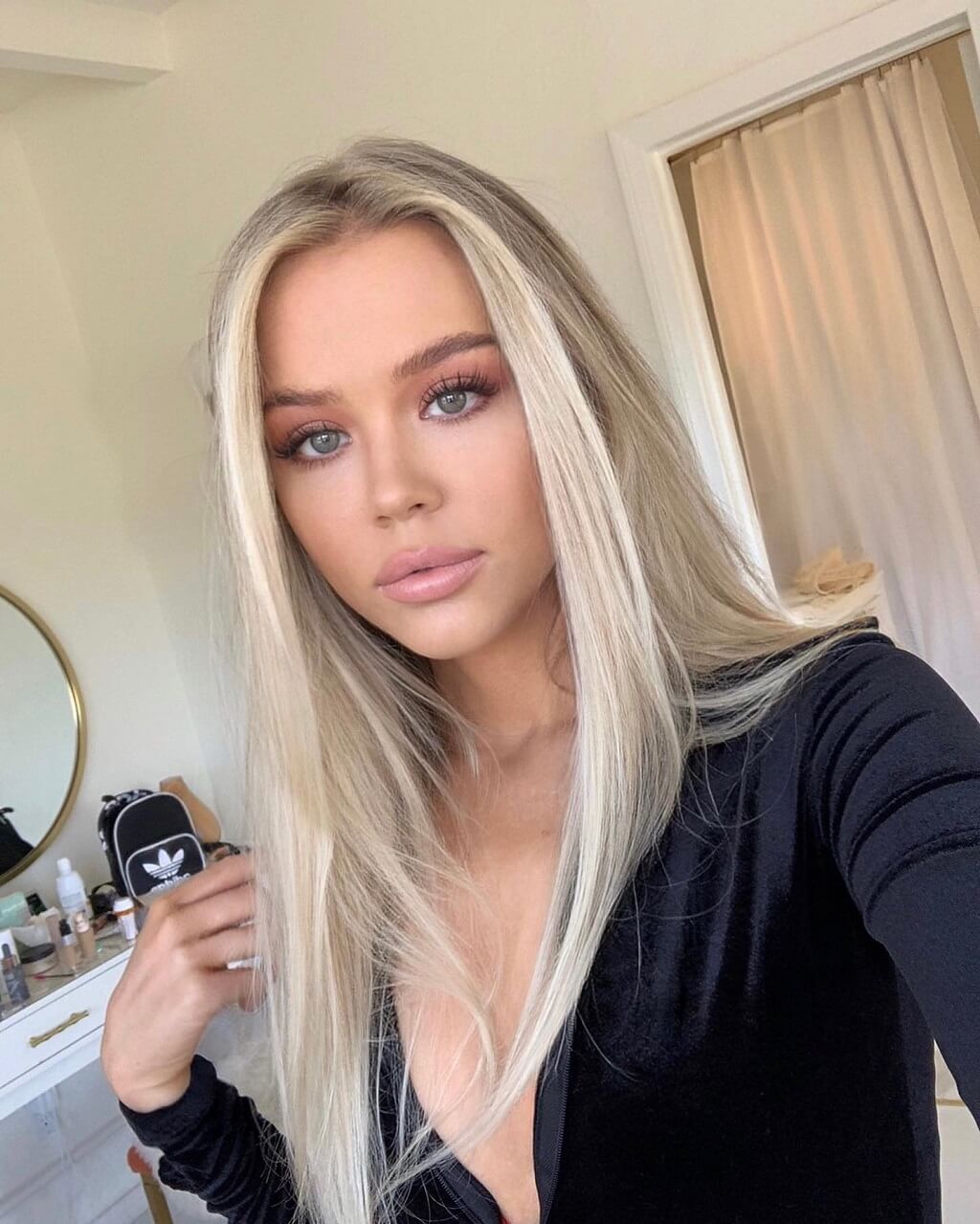 michaela okland images