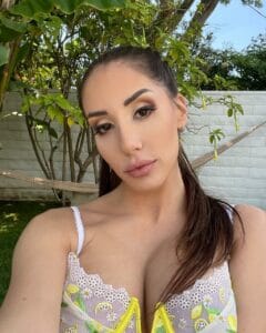 Naomi Ross Biography, Wiki, Age, Boyfriend, Height, Net Worth