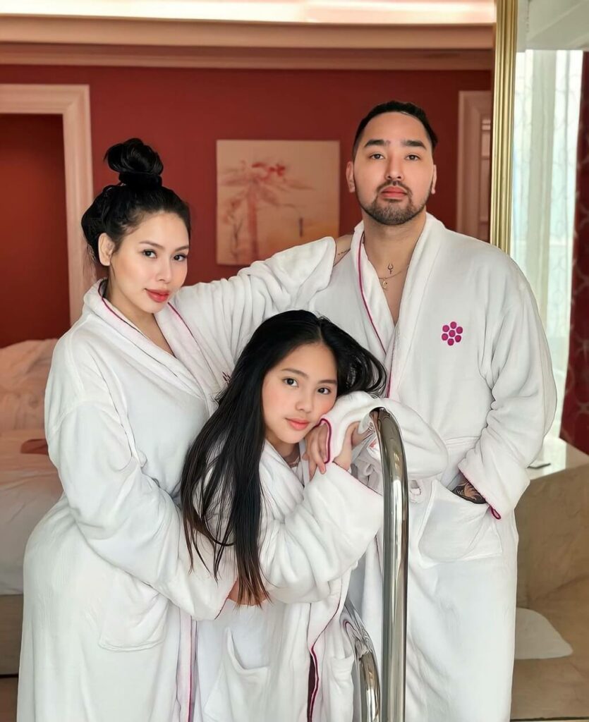 Toni Fowler with boyfriend and daughter