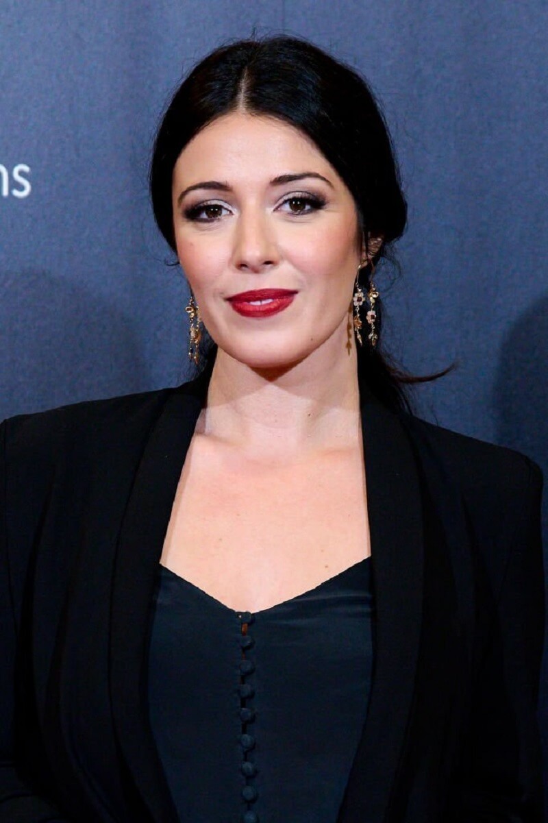 Elizabeth- Tabish