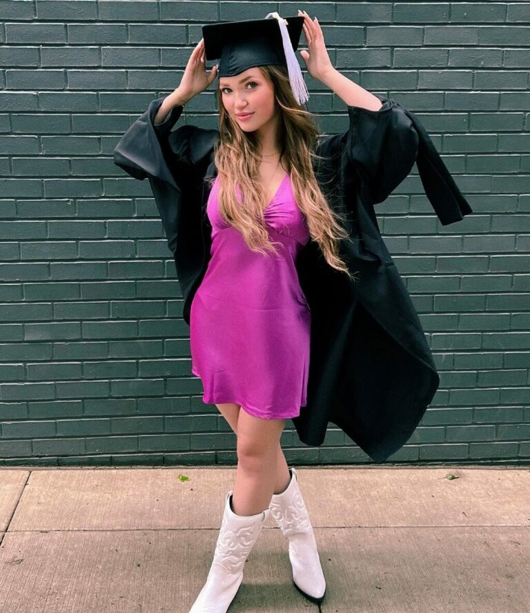 Alyssa Mckay Biography, Age, Height, Parents, Boyfriend, Net Worth