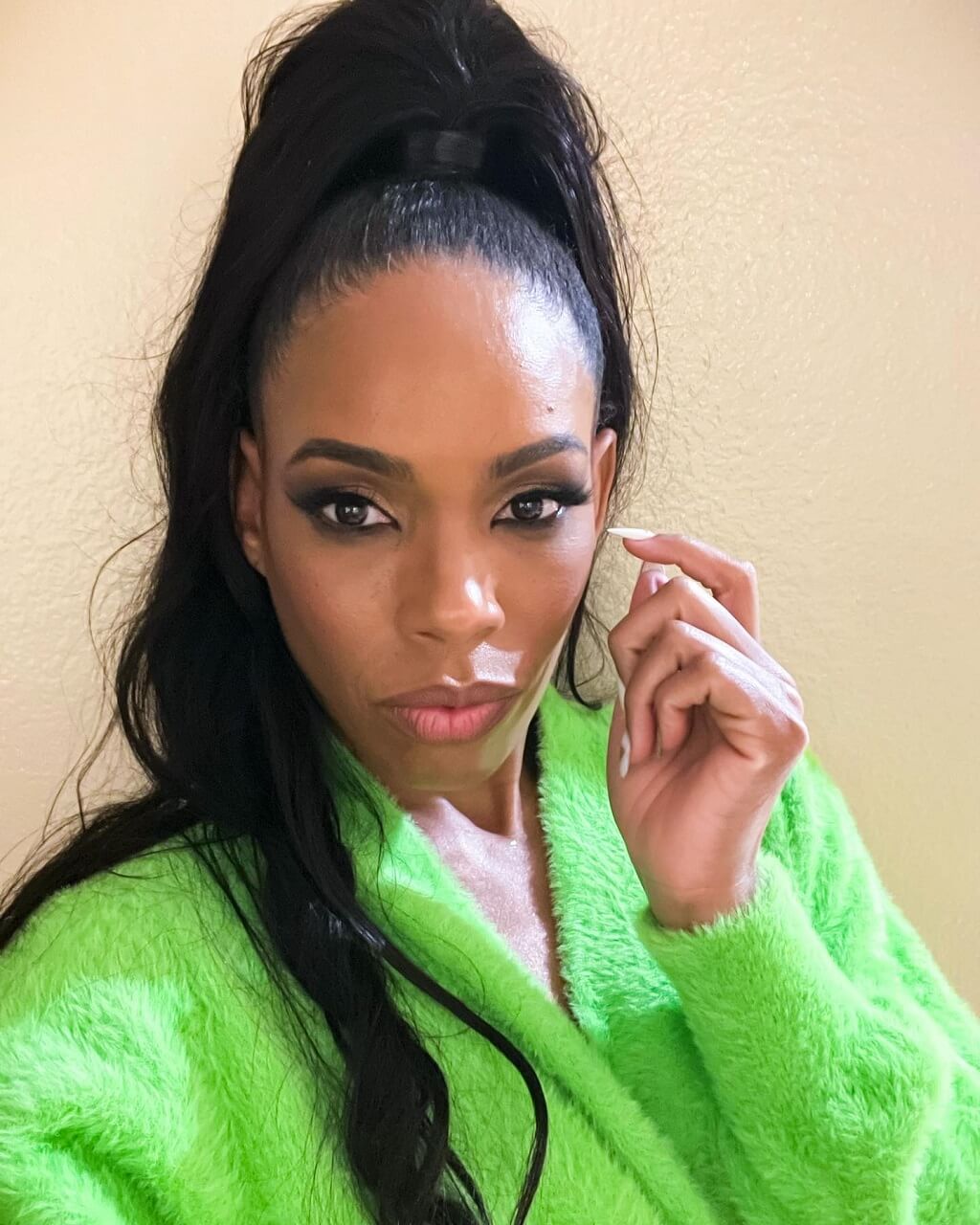 Angela lewis-image