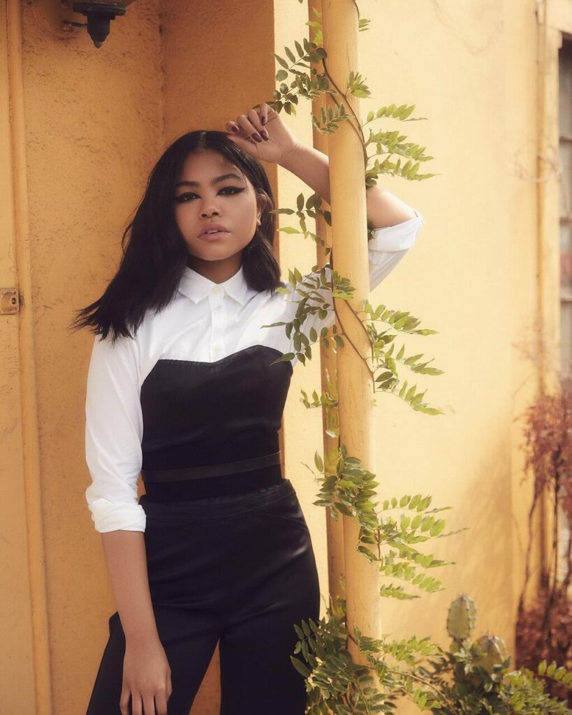 Navia Robinson img