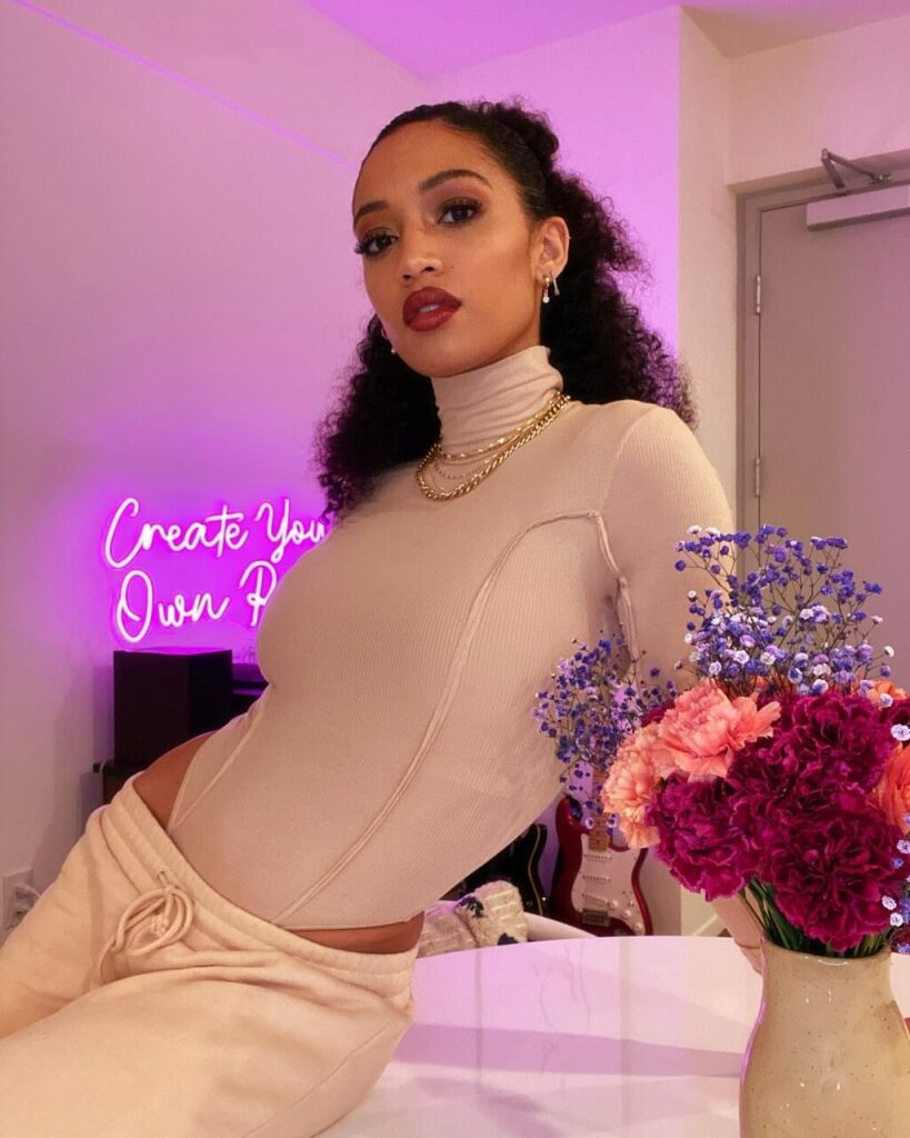 Samantha Logan-image