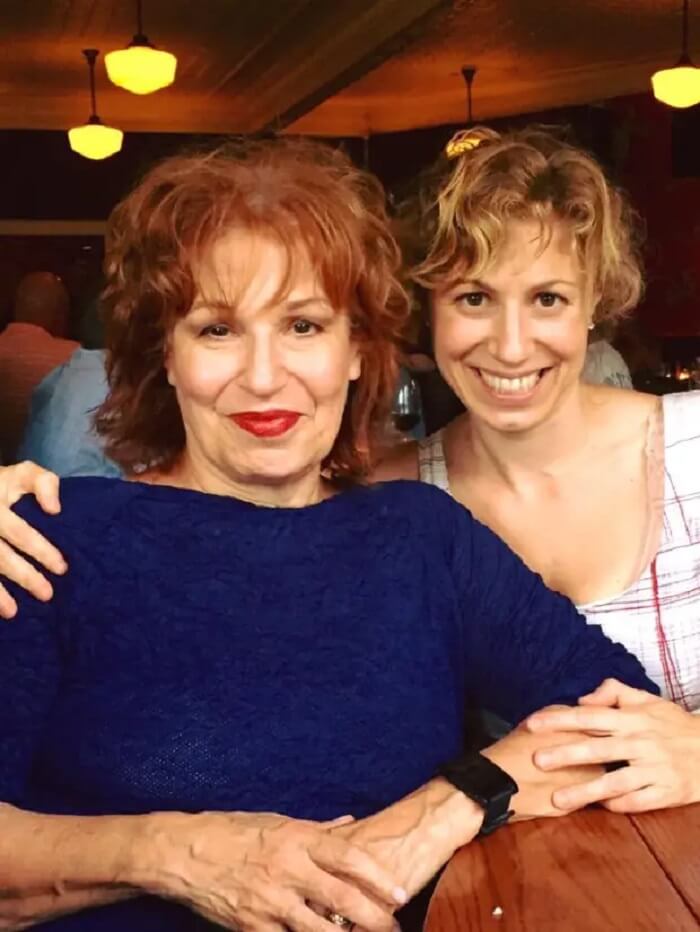 Eve Behar image