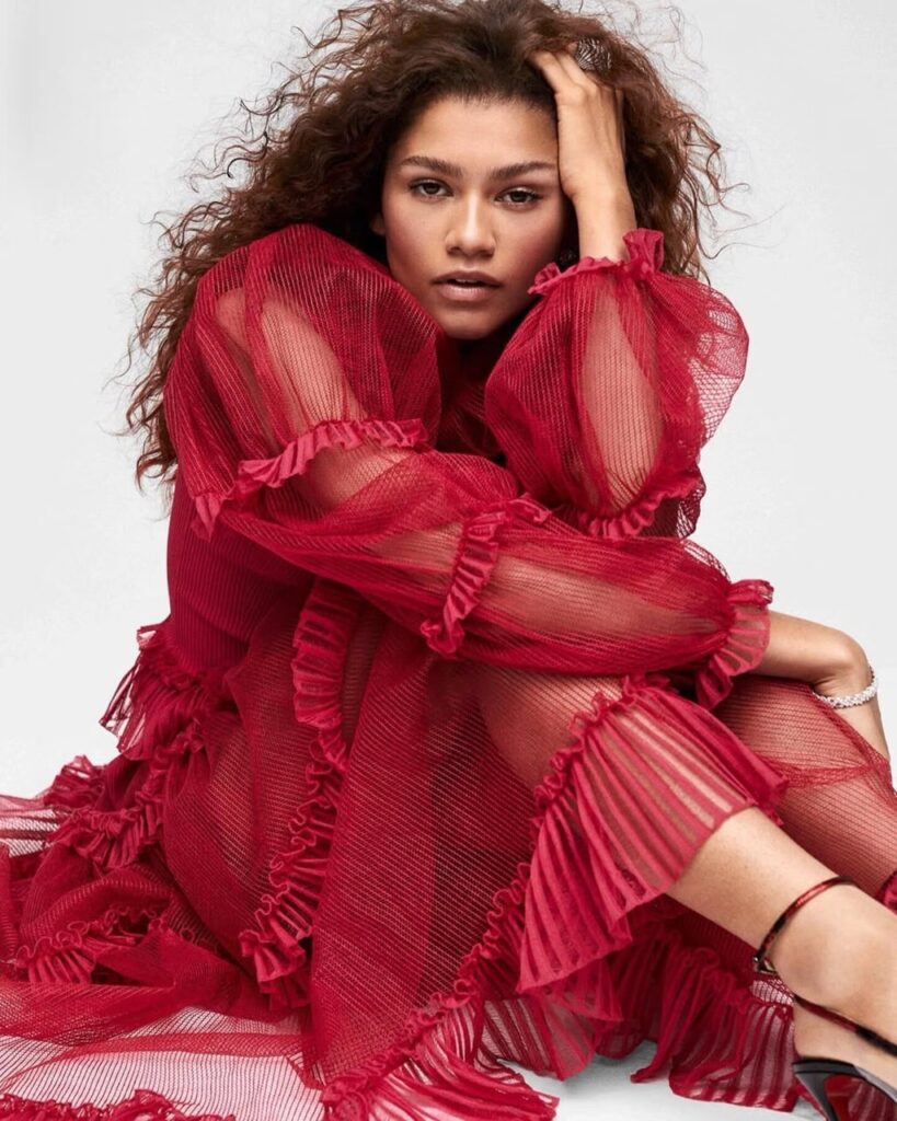 How Zendaya maintains curly hair