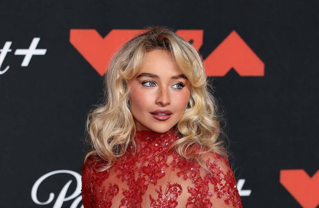 Sabrina Carpenter singer
