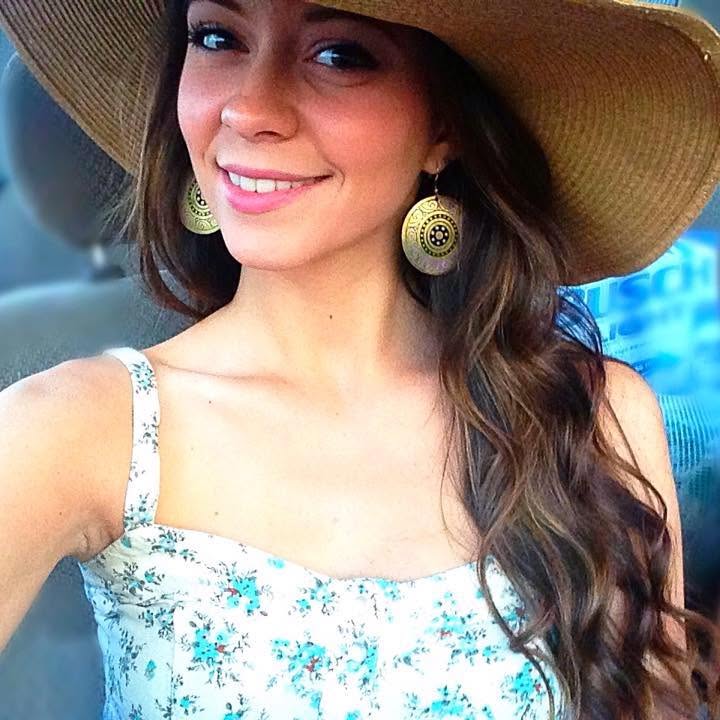 melyssa davies outing