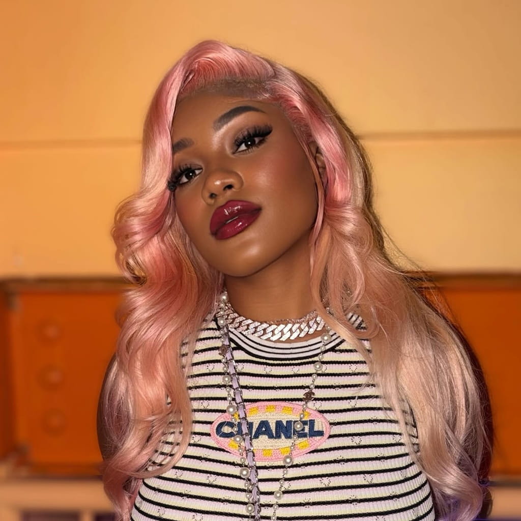 Elsie Kay makeup look