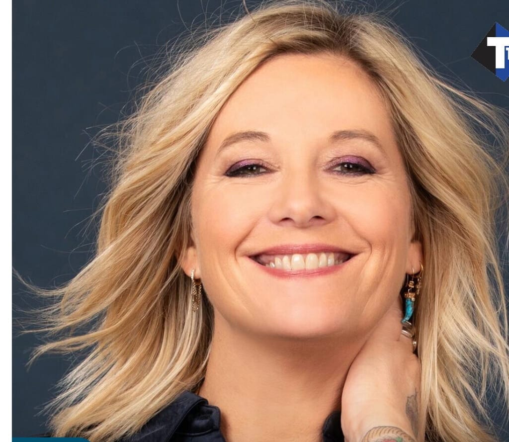 Flavie Flament with cute smile