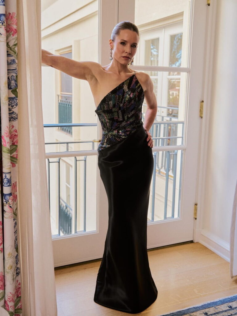 Kristen Bell pose